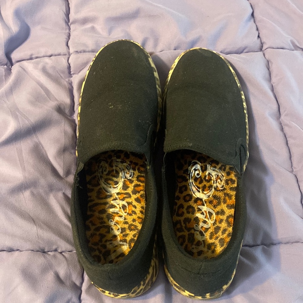 Very G cheetah slip on sneakers